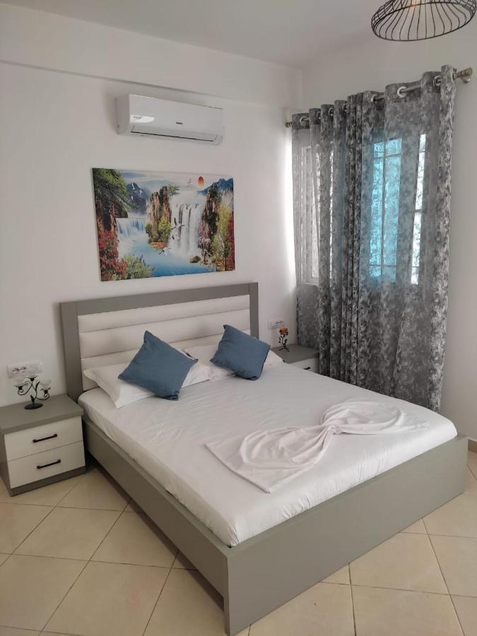 Aila Apartment Sarandë Esterno foto