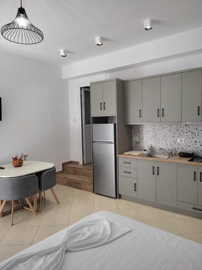 Aila Apartment Sarandë Esterno foto