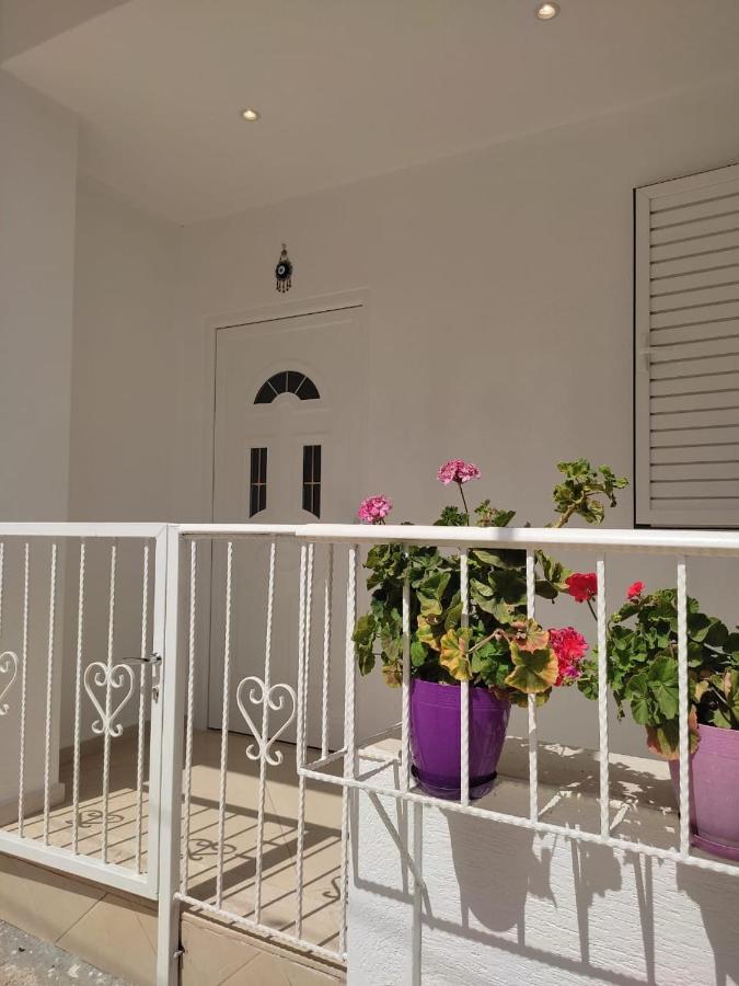 Aila Apartment Sarandë Esterno foto