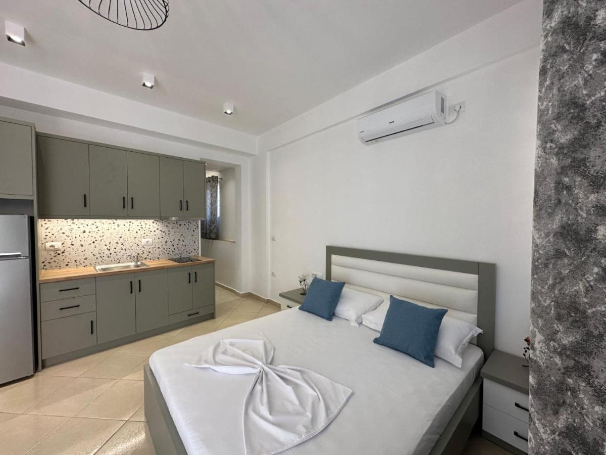 Aila Apartment Sarandë Esterno foto