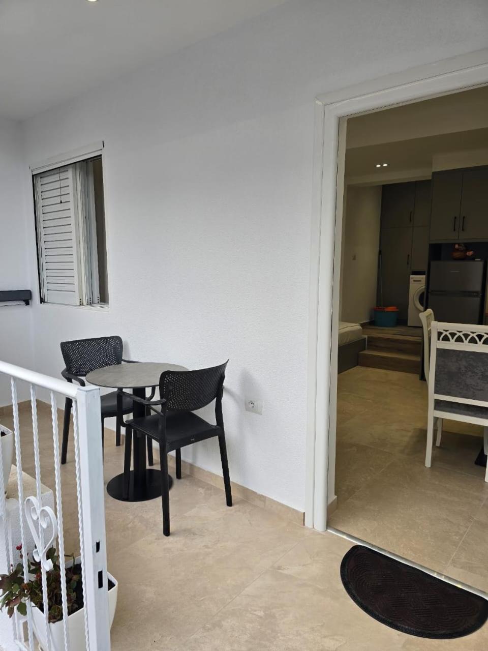 Aila Apartment Sarandë Esterno foto