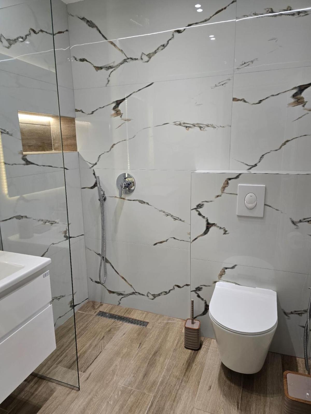 Aila Apartment Sarandë Esterno foto